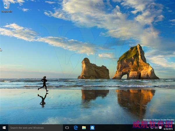 Windows 10又有新壁纸：美女 沙滩 跑