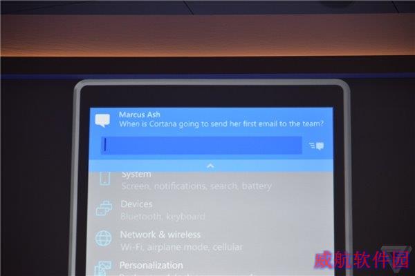 Windows 10手机全方位展示：触摸Office、通用应用
